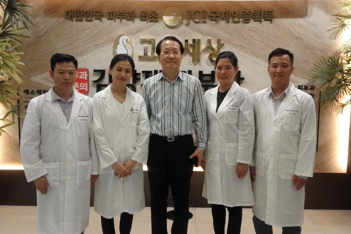 Familiarization Tour for Invited Medical Professionals from Vietnam